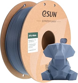 eSUN Filamento PLA Opaco Aggiornato 1.75mm 1kg Grigio Scuro | Finitura opaca che nasconde i layer. Nessun riflesso, precisione +/- 0,03 mm. Estrusione fluida, texture elegante.