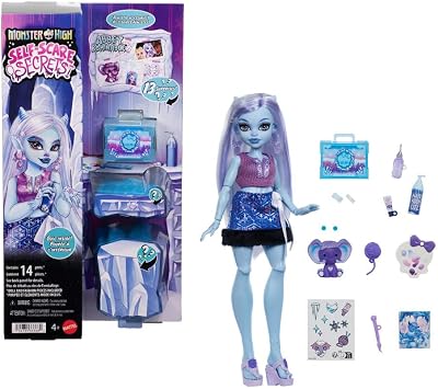 Monster High Self-Scare Secrets Bambola Abbey Bominable | Set accessori da scoprire con 13 sorprese realistiche tra cui henné, pittura e uncinetto, JHK44